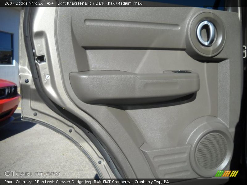 Light Khaki Metallic / Dark Khaki/Medium Khaki 2007 Dodge Nitro SXT 4x4