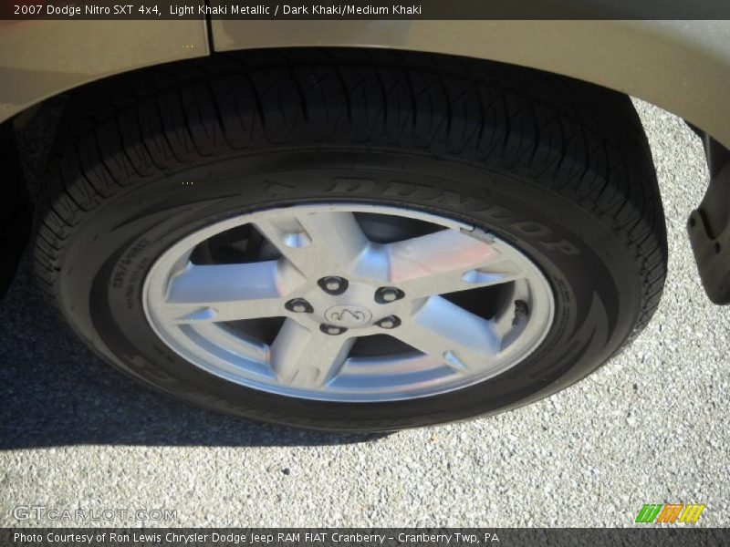Light Khaki Metallic / Dark Khaki/Medium Khaki 2007 Dodge Nitro SXT 4x4