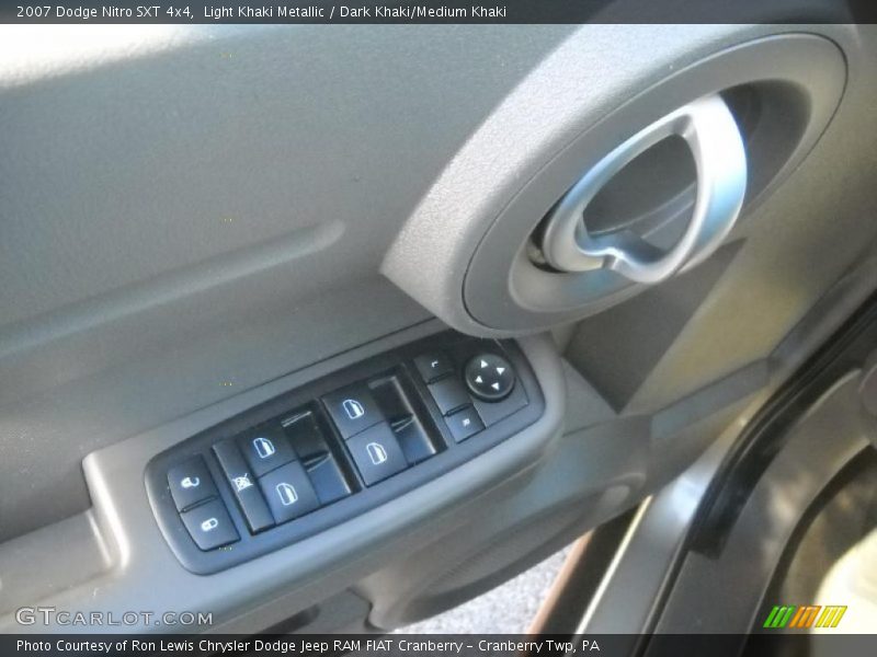 Light Khaki Metallic / Dark Khaki/Medium Khaki 2007 Dodge Nitro SXT 4x4
