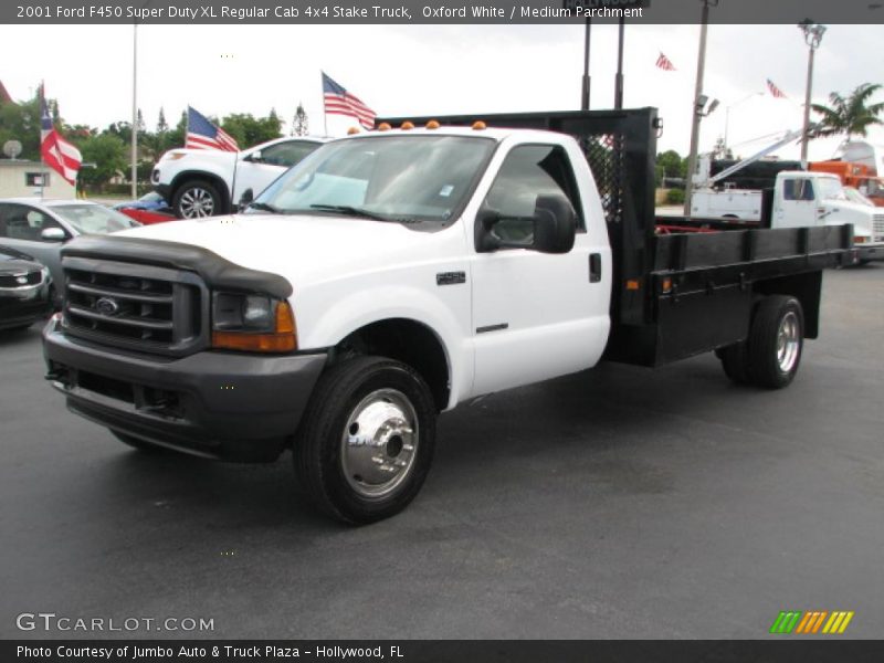 Oxford White / Medium Parchment 2001 Ford F450 Super Duty XL Regular Cab 4x4 Stake Truck