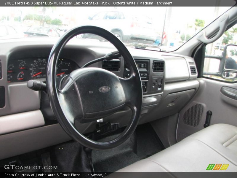 Oxford White / Medium Parchment 2001 Ford F450 Super Duty XL Regular Cab 4x4 Stake Truck