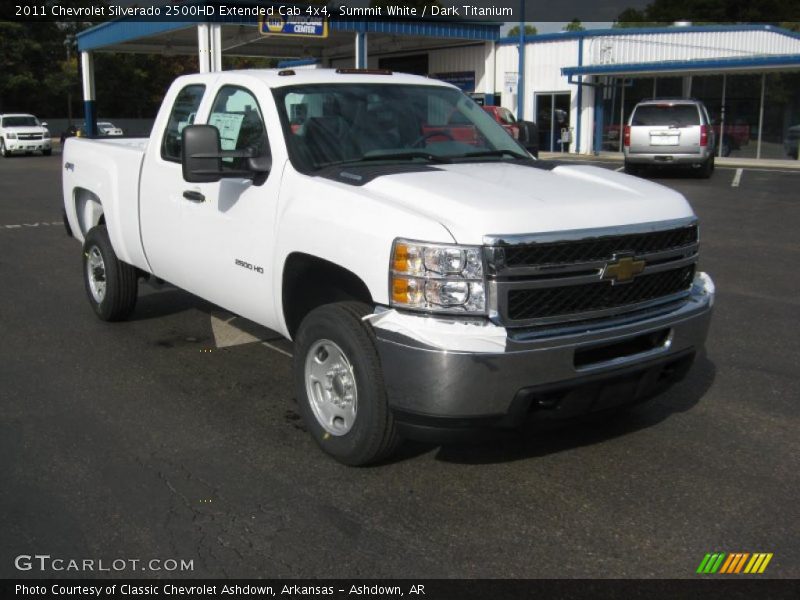 Front 3/4 View of 2011 Silverado 2500HD Extended Cab 4x4