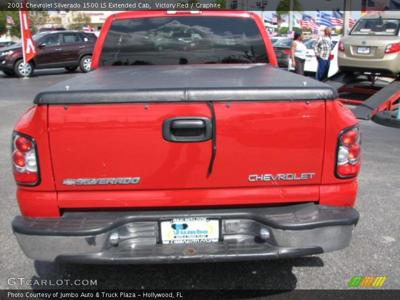 Victory Red / Graphite 2001 Chevrolet Silverado 1500 LS Extended Cab