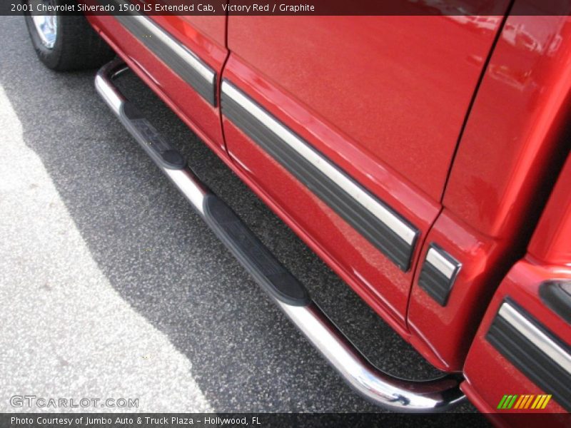 Victory Red / Graphite 2001 Chevrolet Silverado 1500 LS Extended Cab