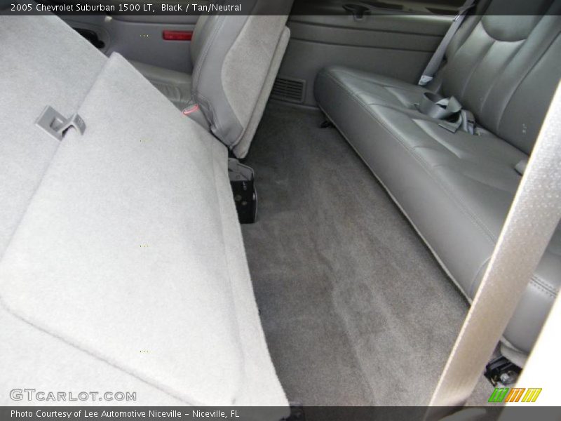  2005 Suburban 1500 LT Tan/Neutral Interior