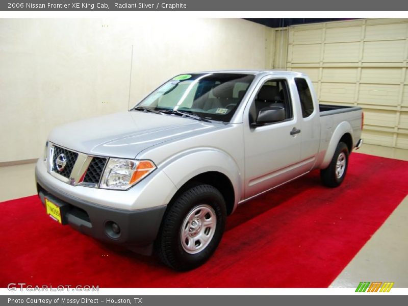 Radiant Silver / Graphite 2006 Nissan Frontier XE King Cab