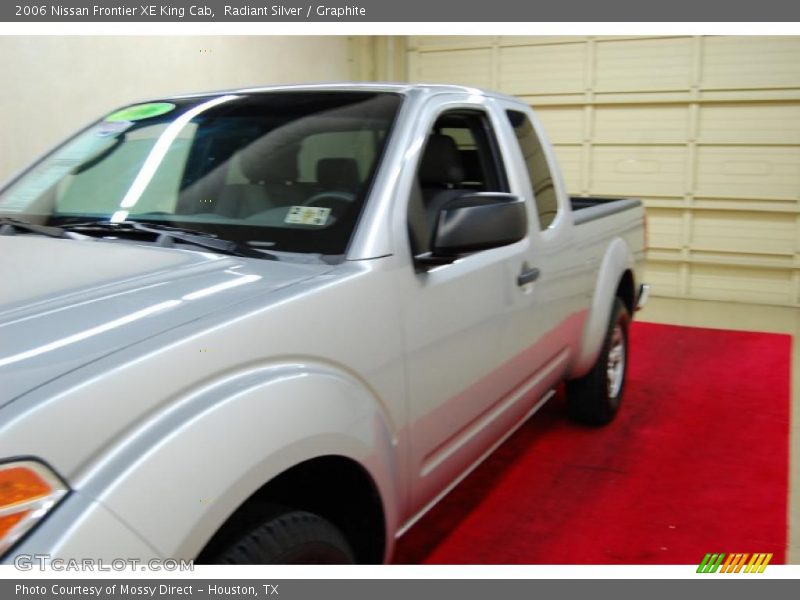 Radiant Silver / Graphite 2006 Nissan Frontier XE King Cab