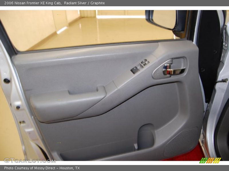 Radiant Silver / Graphite 2006 Nissan Frontier XE King Cab