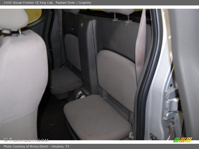 Radiant Silver / Graphite 2006 Nissan Frontier XE King Cab