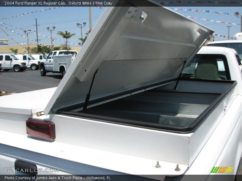 Oxford White / Flint Gray 2004 Ford Ranger XL Regular Cab