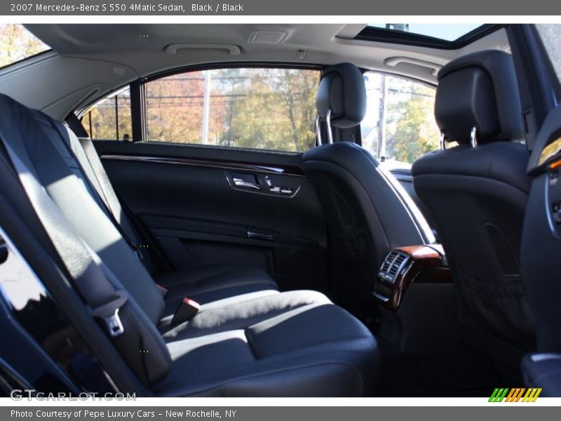 Black / Black 2007 Mercedes-Benz S 550 4Matic Sedan