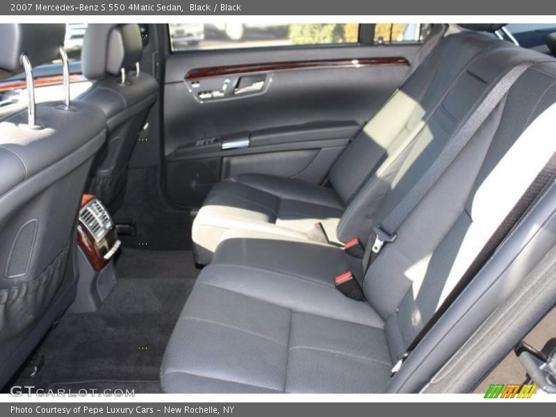 Black / Black 2007 Mercedes-Benz S 550 4Matic Sedan
