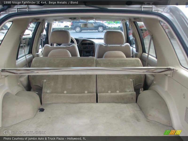  1998 Pathfinder SE 4x4 Trunk
