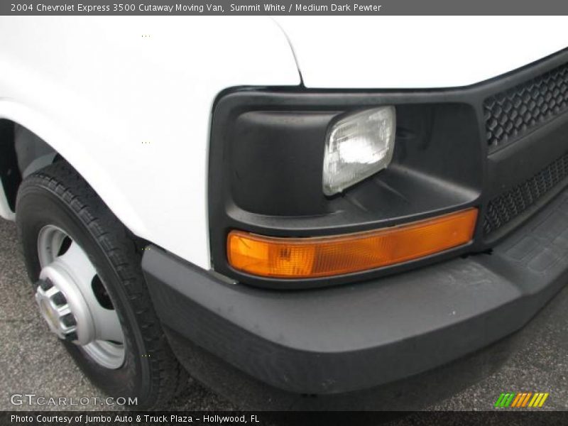 Summit White / Medium Dark Pewter 2004 Chevrolet Express 3500 Cutaway Moving Van