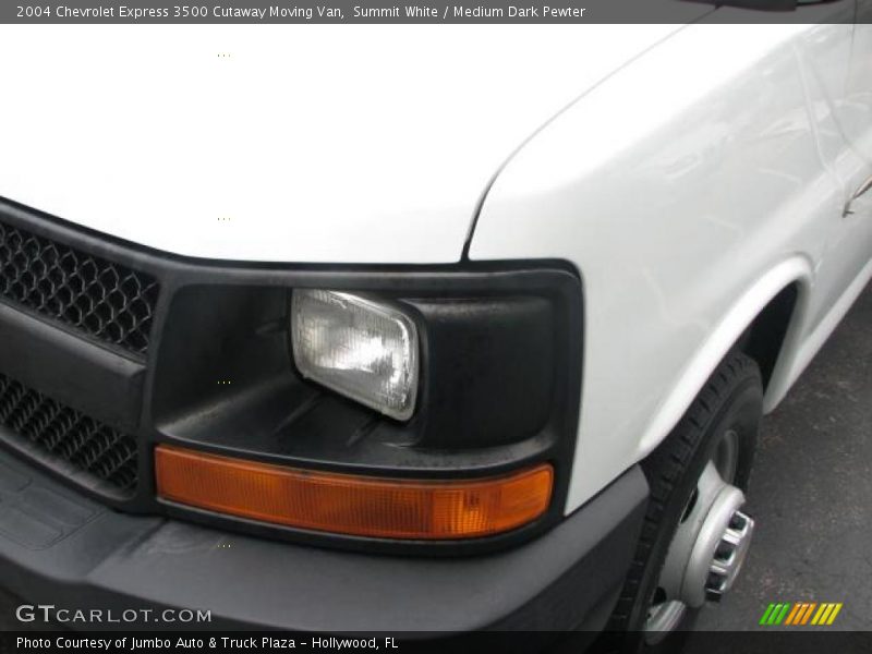 Summit White / Medium Dark Pewter 2004 Chevrolet Express 3500 Cutaway Moving Van
