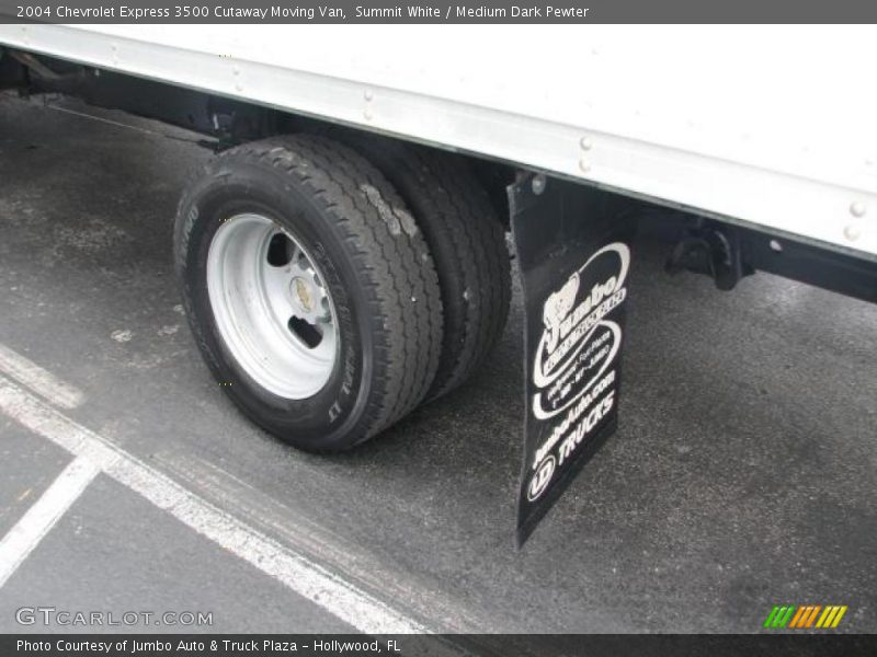 Summit White / Medium Dark Pewter 2004 Chevrolet Express 3500 Cutaway Moving Van
