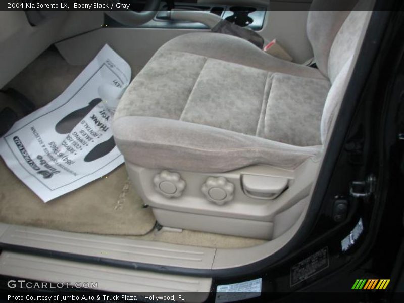 Ebony Black / Gray 2004 Kia Sorento LX
