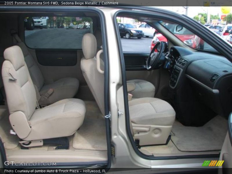  2005 Montana SV6 FWD Cashmere Interior