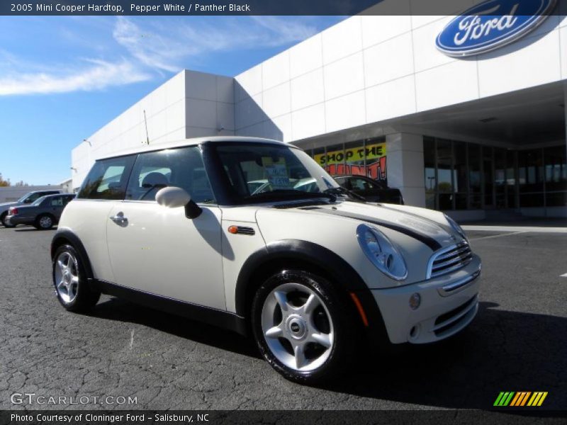 Pepper White / Panther Black 2005 Mini Cooper Hardtop