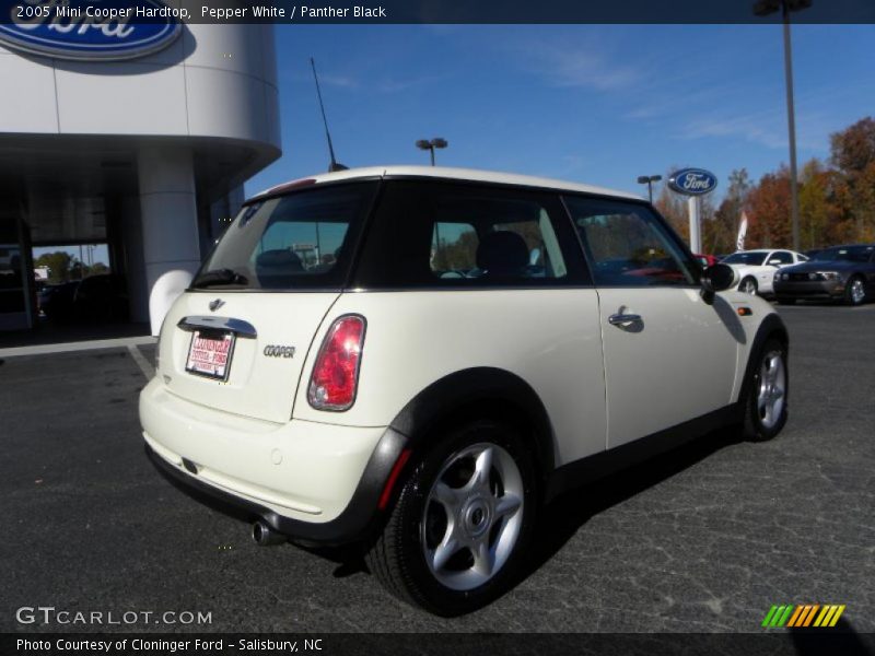 Pepper White / Panther Black 2005 Mini Cooper Hardtop