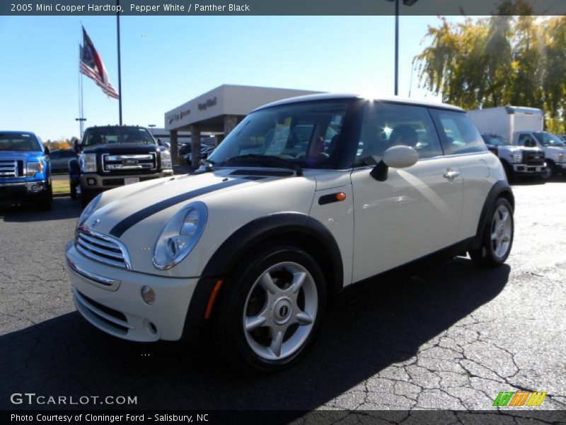 Front 3/4 View of 2005 Cooper Hardtop