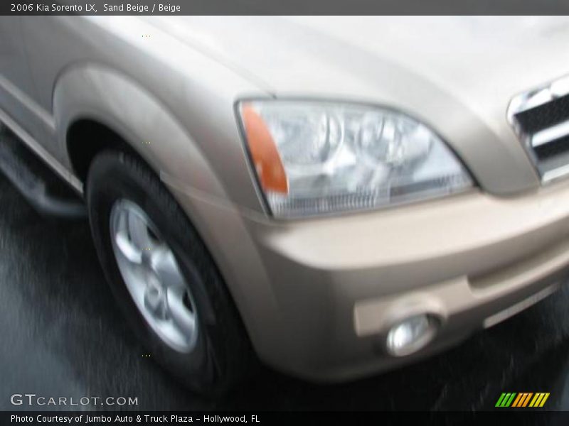 Sand Beige / Beige 2006 Kia Sorento LX