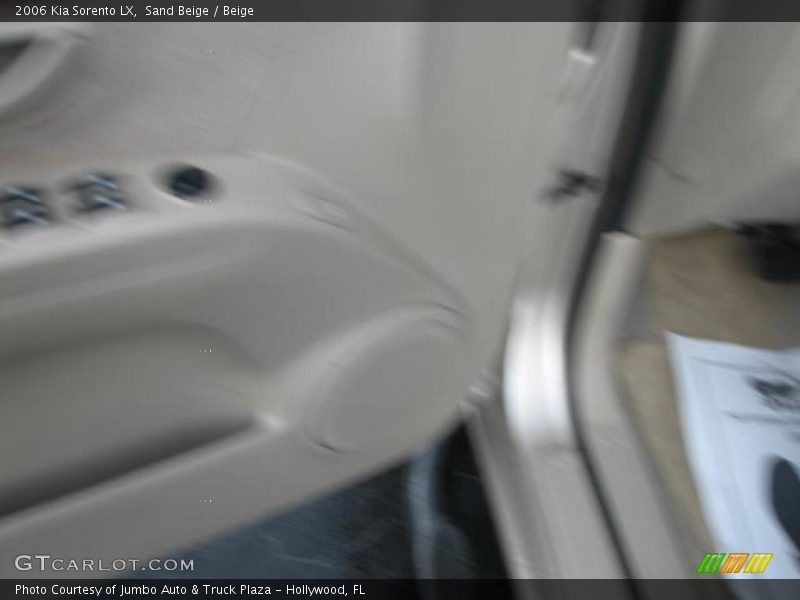 Sand Beige / Beige 2006 Kia Sorento LX
