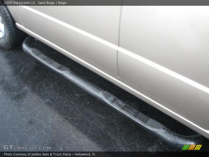 Sand Beige / Beige 2006 Kia Sorento LX