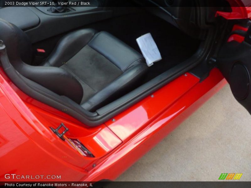 Viper Red / Black 2003 Dodge Viper SRT-10