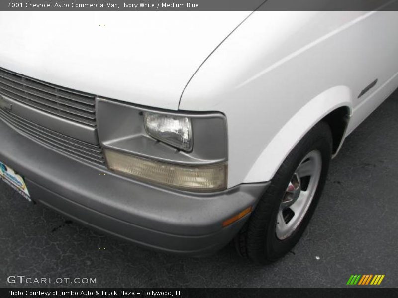 Ivory White / Medium Blue 2001 Chevrolet Astro Commercial Van