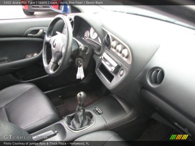 Dashboard of 2002 RSX Type S Sports Coupe