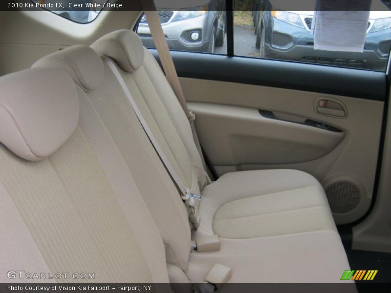 Clear White / Beige 2010 Kia Rondo LX