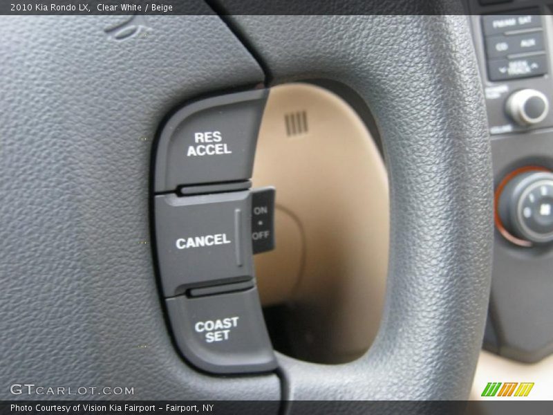 Clear White / Beige 2010 Kia Rondo LX