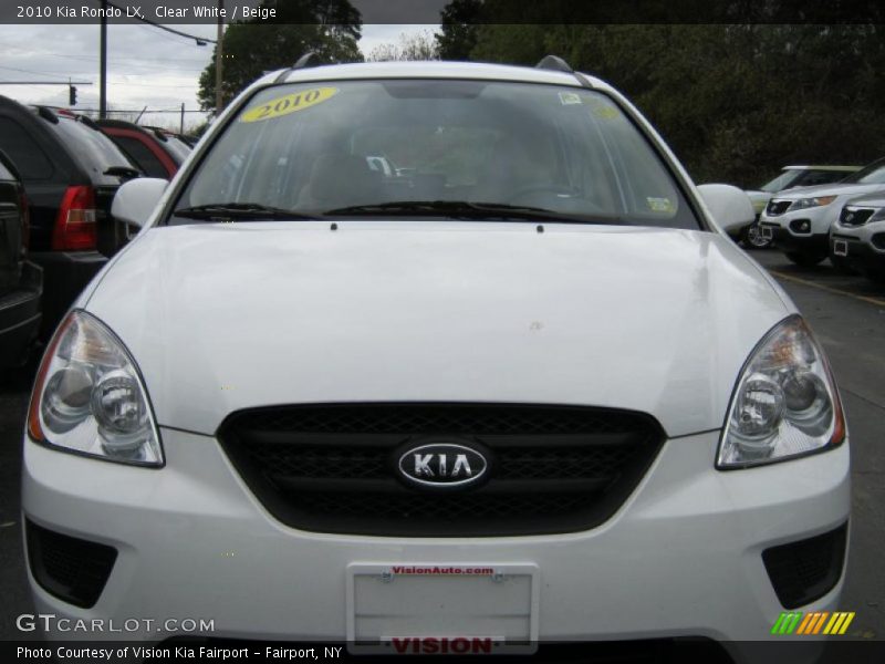 Clear White / Beige 2010 Kia Rondo LX