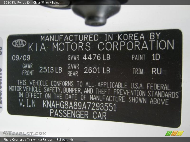 Clear White / Beige 2010 Kia Rondo LX