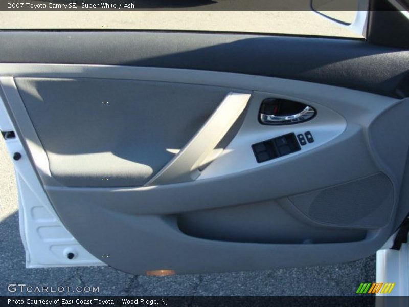 Super White / Ash 2007 Toyota Camry SE