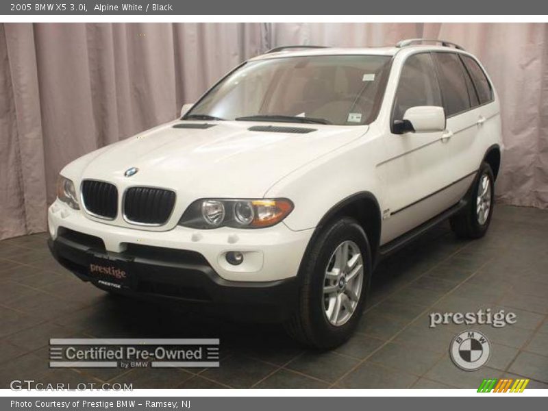 Alpine White / Black 2005 BMW X5 3.0i