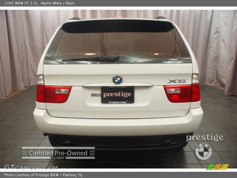 Alpine White / Black 2005 BMW X5 3.0i