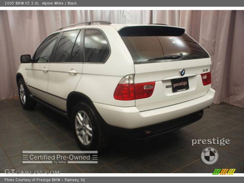 Alpine White / Black 2005 BMW X5 3.0i