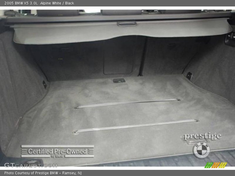 Alpine White / Black 2005 BMW X5 3.0i