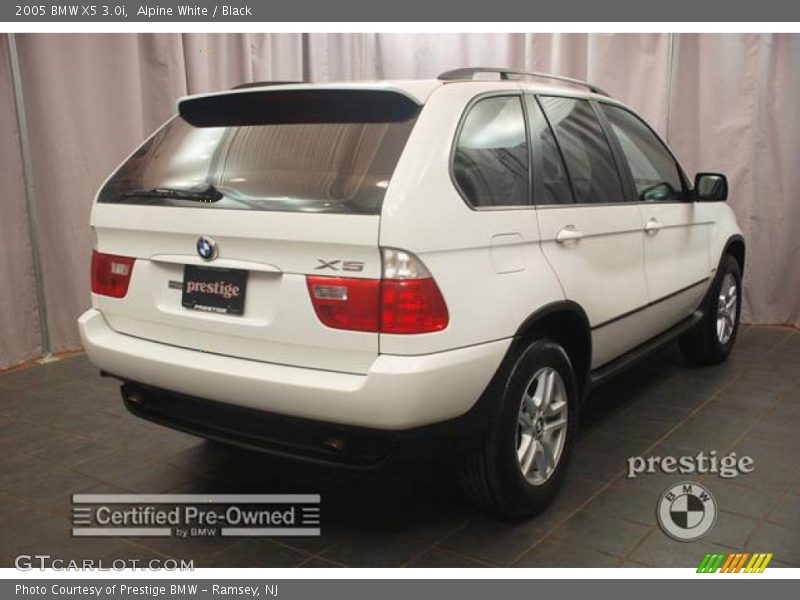 Alpine White / Black 2005 BMW X5 3.0i