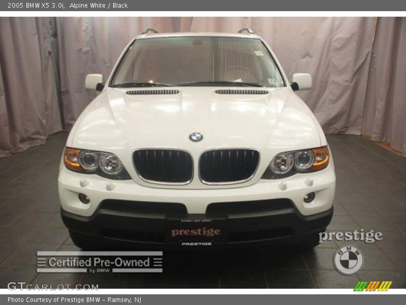 Alpine White / Black 2005 BMW X5 3.0i