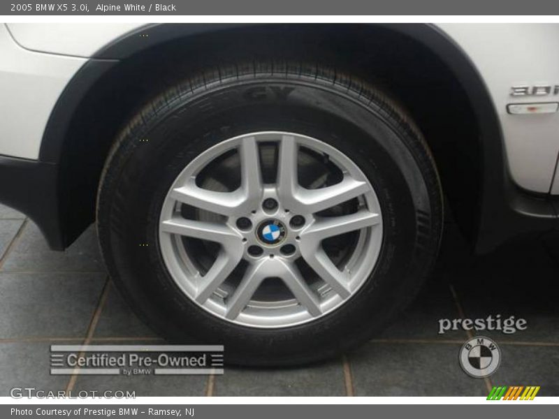Alpine White / Black 2005 BMW X5 3.0i