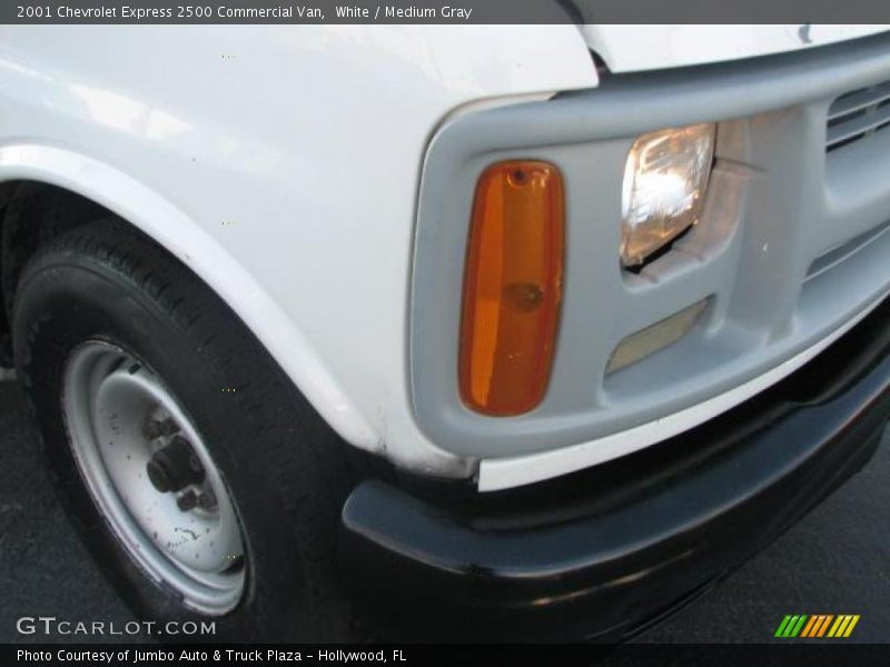 White / Medium Gray 2001 Chevrolet Express 2500 Commercial Van