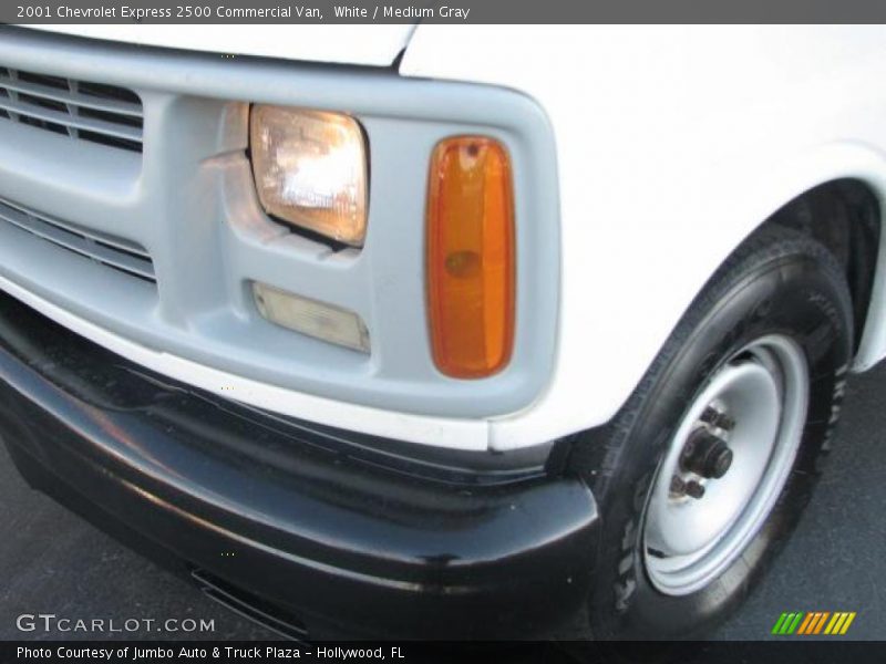 White / Medium Gray 2001 Chevrolet Express 2500 Commercial Van