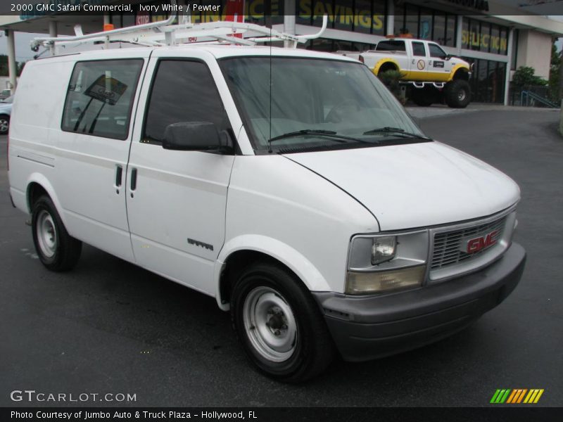 Ivory White / Pewter 2000 GMC Safari Commercial