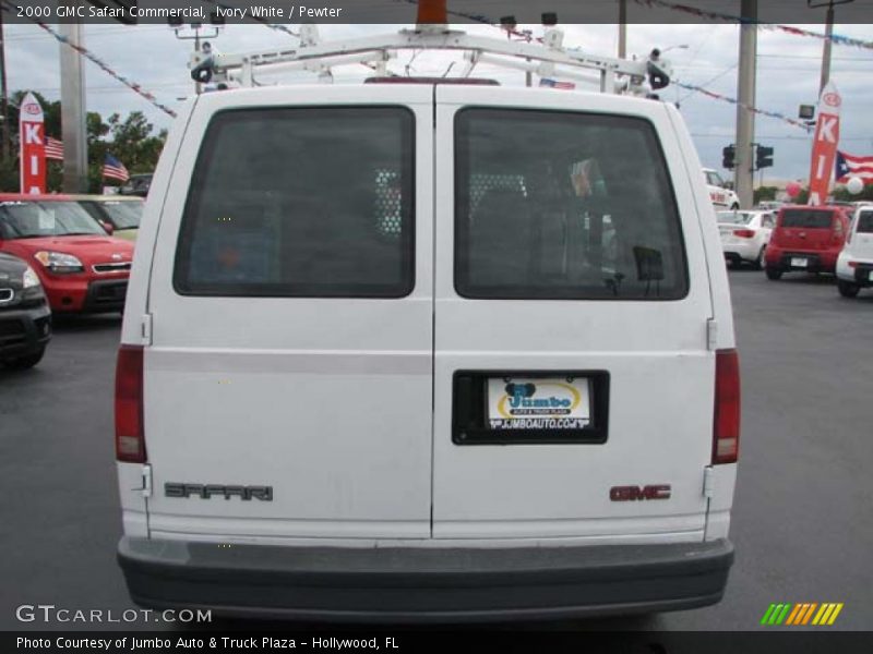 Ivory White / Pewter 2000 GMC Safari Commercial