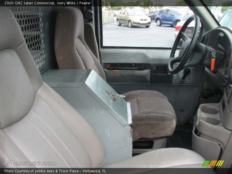 Ivory White / Pewter 2000 GMC Safari Commercial