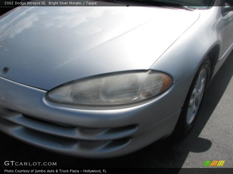Bright Silver Metallic / Taupe 2002 Dodge Intrepid SE