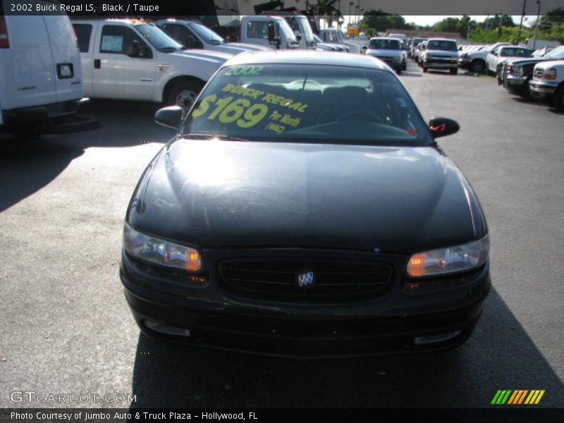 Black / Taupe 2002 Buick Regal LS